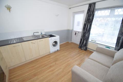 1 bedroom apartment to rent, Holly Grove, Bromsgrove, Worcestershire, B61