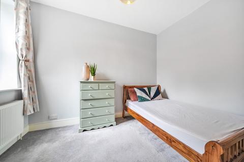 2 bedroom flat to rent, Balham High Road Balham SW17