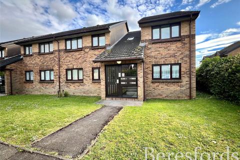 1 bedroom apartment for sale, Berry Close, Hornchurch, RM12