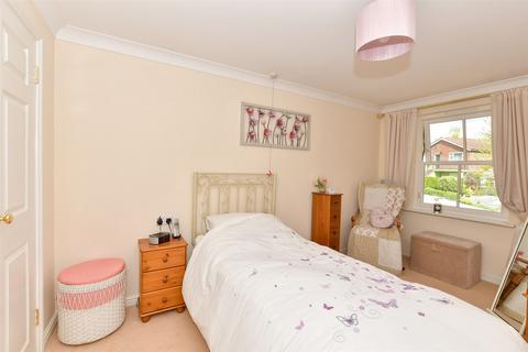 1 bedroom ground floor flat for sale, Glen View, Gravesend, Kent