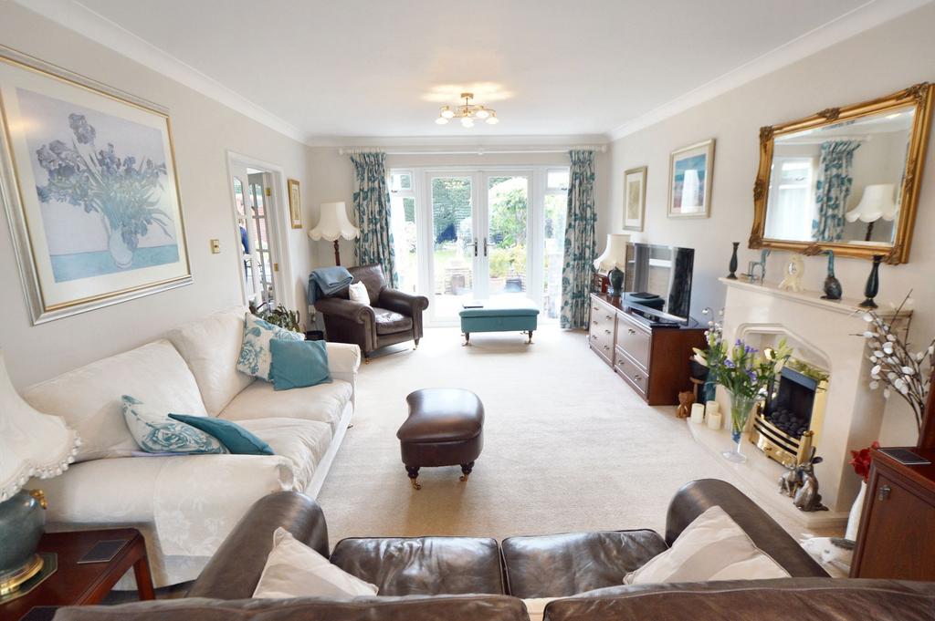 Shoebury Road, Thorpe Bay, SS1 4 bed detached house for sale £785,000