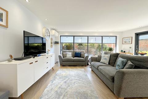 2 bedroom ground floor flat for sale, The Paddocks, Hythe, Kent, CT21