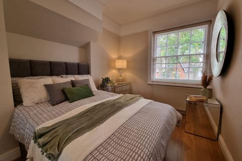 1 bedroom flat to rent, The Lodge, The Avenue, Chiswick, London, W4
