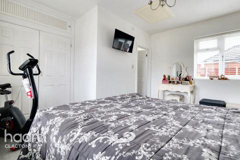 37 Burrs Road, Clacton-on-sea, CO15 4LE