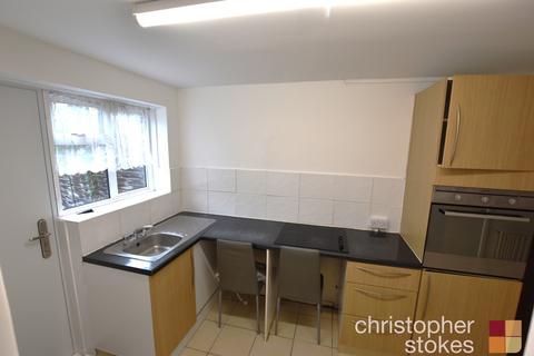 3 bedroom end of terrace house to rent, Shaw Close, Cheshunt, EN8 0HD
