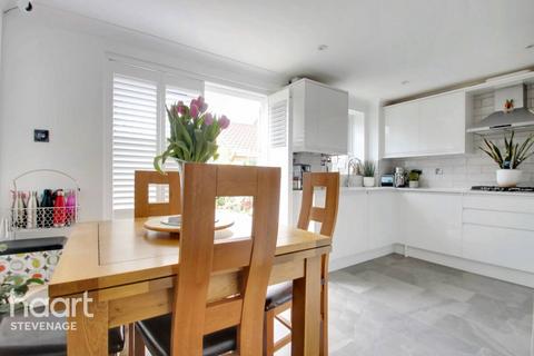 91 Augustus Gate, Stevenage, SG2 7QY