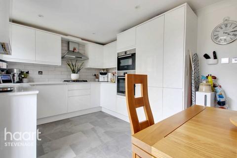 91 Augustus Gate, Stevenage, SG2 7QY