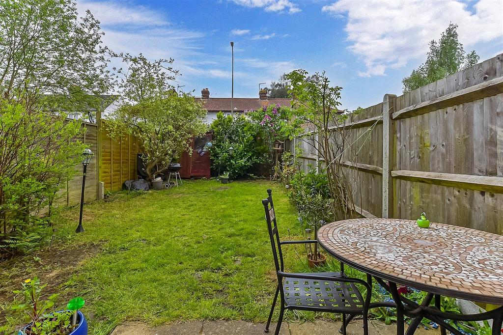 Sage Court, Barming, Kent 2 bed terraced house for sale £300,000