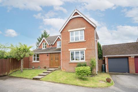 4 bedroom detached house for sale, Cranham Avenue, Billingshurst