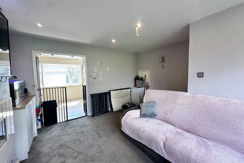 3 bedroom terraced house for sale, Lennon Close, Rugby, CV21