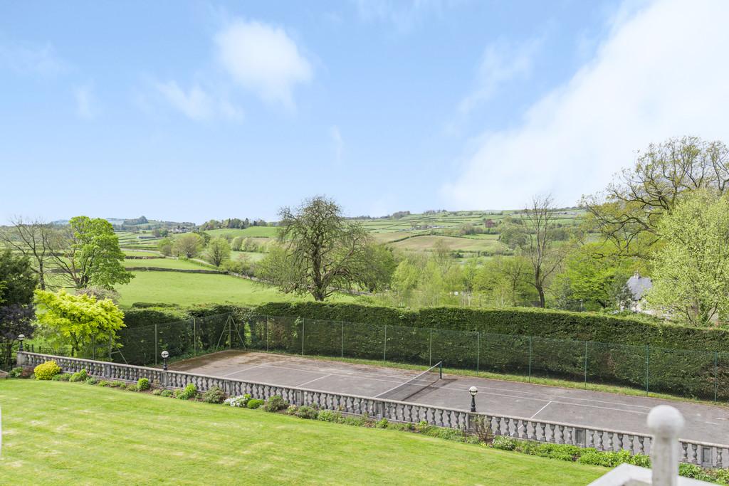 Views & Communal Areas