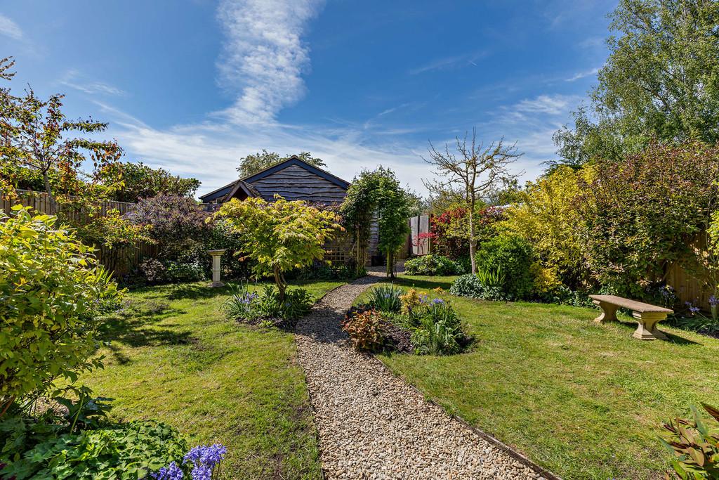 8594323-exterior20-800