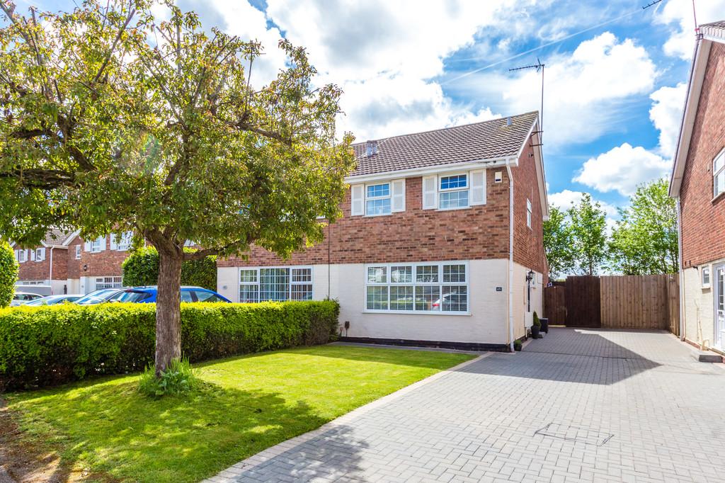 Dingle Road, Rushden NN10 3 bed semidetached house for sale £280,000