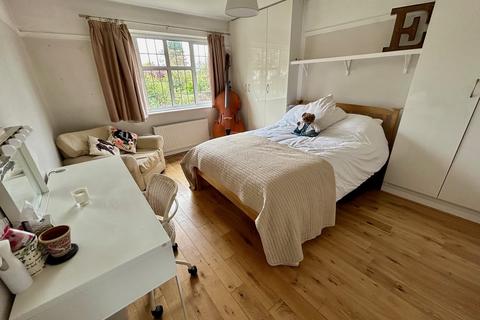 3 Furzedown Road, Sutton, SM2 5QE
