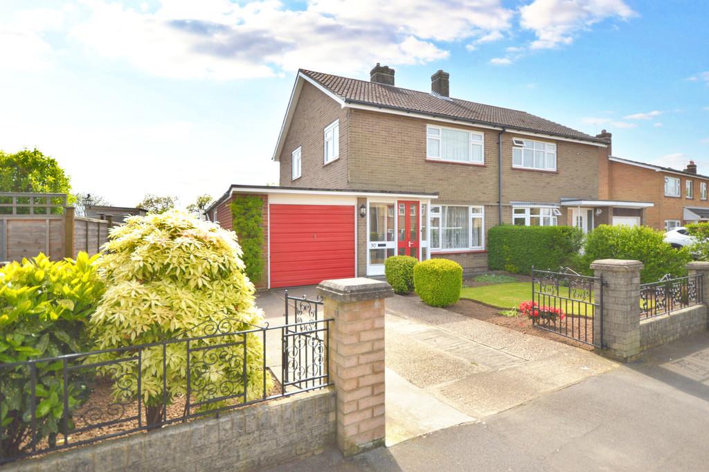Elm Drive, Louth LN11 0DQ 3 bed semidetached house for sale £150,000