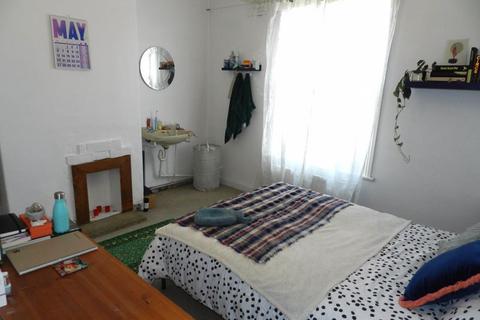 24 School View, Leeds, LS6 1EN
