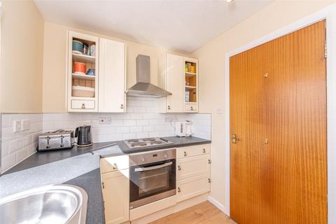 16/6 Easter Warriston, Edinburgh, EH7 4QX