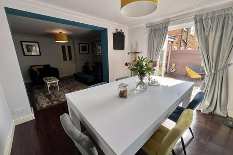 382 Lindridge Road, Sutton Coldfield, B75 7JB