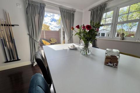 382 Lindridge Road, Sutton Coldfield, B75 7JB