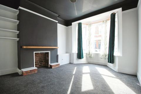4 bedroom terraced house to rent, Lord Street, Chester CH3