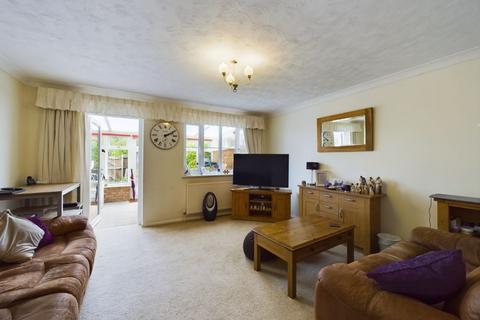 2 bedroom terraced house for sale, Worcester Close, Bury St. Edmunds