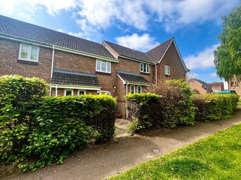Worcester Close, Bury St. Edmunds 2 bed terraced house for sale £250,000