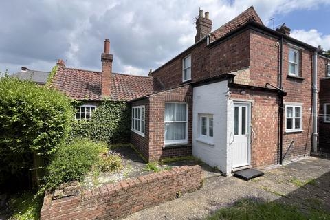 3 bedroom end of terrace house for sale, 44-46 East Street, Horncastle