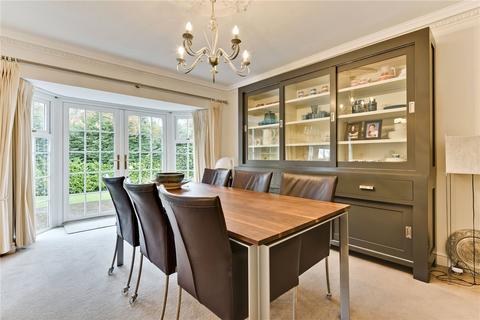 5 bedroom detached house to rent, Hunting Close, Esher, Surrey, KT10