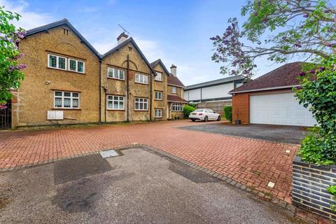 5 bedroom detached house to rent, The Drive, Sutton