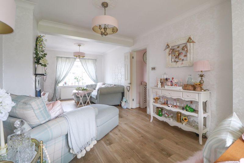 Living Room/Dining