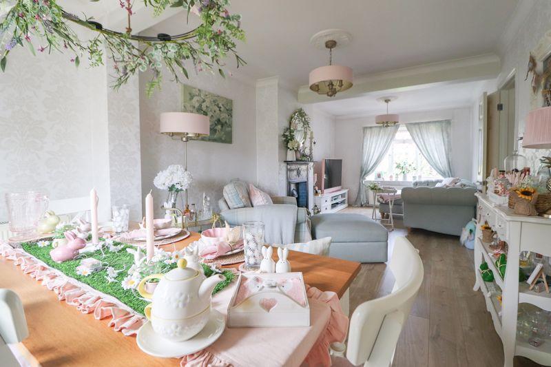 Living Room/Dining