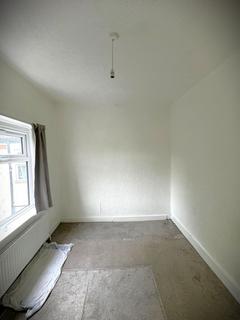 4 bedroom terraced house to rent, Roman Road, London