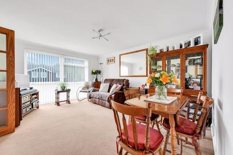 2 bedroom apartment for sale, The Avenue, Bickley, Bromley