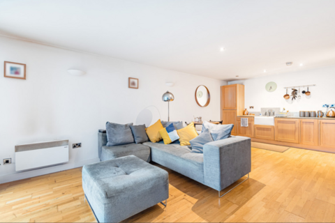 2 bedroom apartment to rent, Advent House, Isaac Way, Manchester, M4
