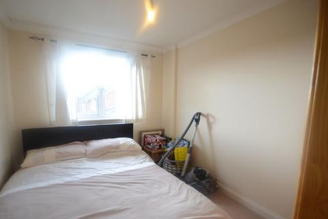 2 bedroom apartment to rent, Milestone View Court, Caversham