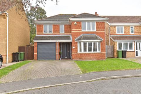 4 bedroom detached house for sale, Hunter Drive, Wickford, Essex