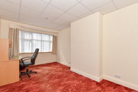 11 Dalmeny Road, Erith, DA8 1JX