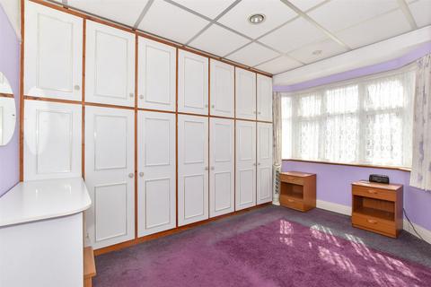 11 Dalmeny Road, Erith, DA8 1JX