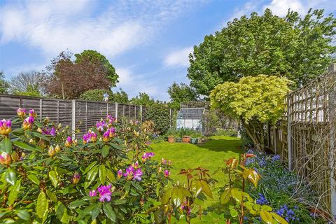 11 Dalmeny Road, Erith, DA8 1JX