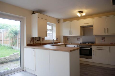 3 bedroom semi-detached house to rent, Timbertops, Lordswood, Chatham