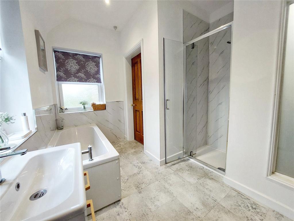 Master En-Suite
