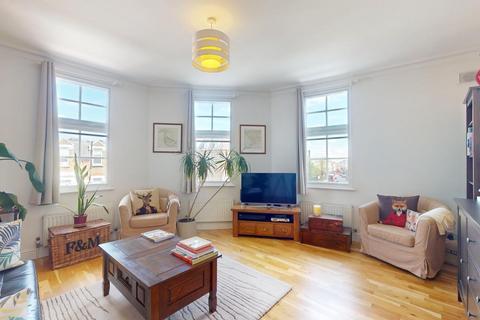2 bedroom flat to rent, Fulham Road, London SW6