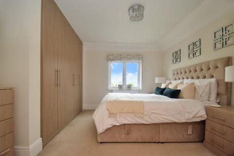 2 Bramling Way, Rainham, Gillingham, ME8 8FG