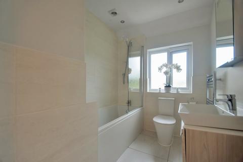 2 Bramling Way, Rainham, Gillingham, ME8 8FG
