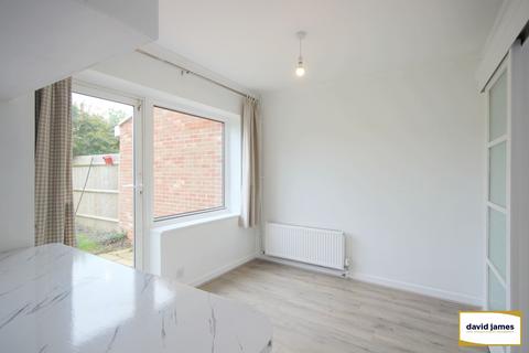 3 bedroom semi-detached house for sale, Barham Close, Bromley