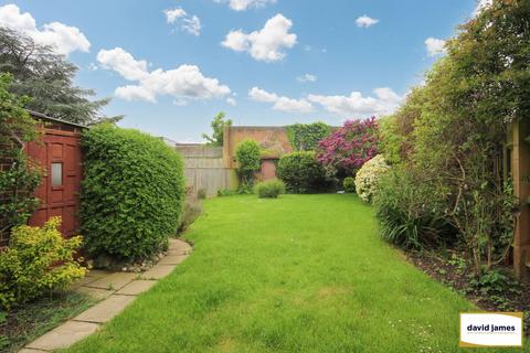 12 Barham Close, Bromley, BR2 8LU