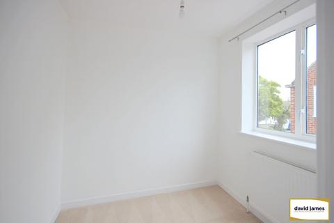 12 Barham Close, Bromley, BR2 8LU