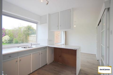 12 Barham Close, Bromley, BR2 8LU