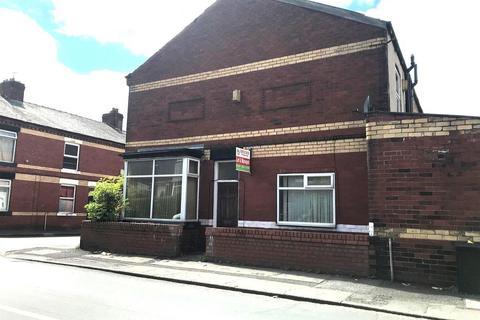 2 bedroom semi-detached house to rent, Jetson Street, Manchester