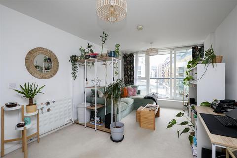 1 bedroom flat for sale, Point Pleasant, London